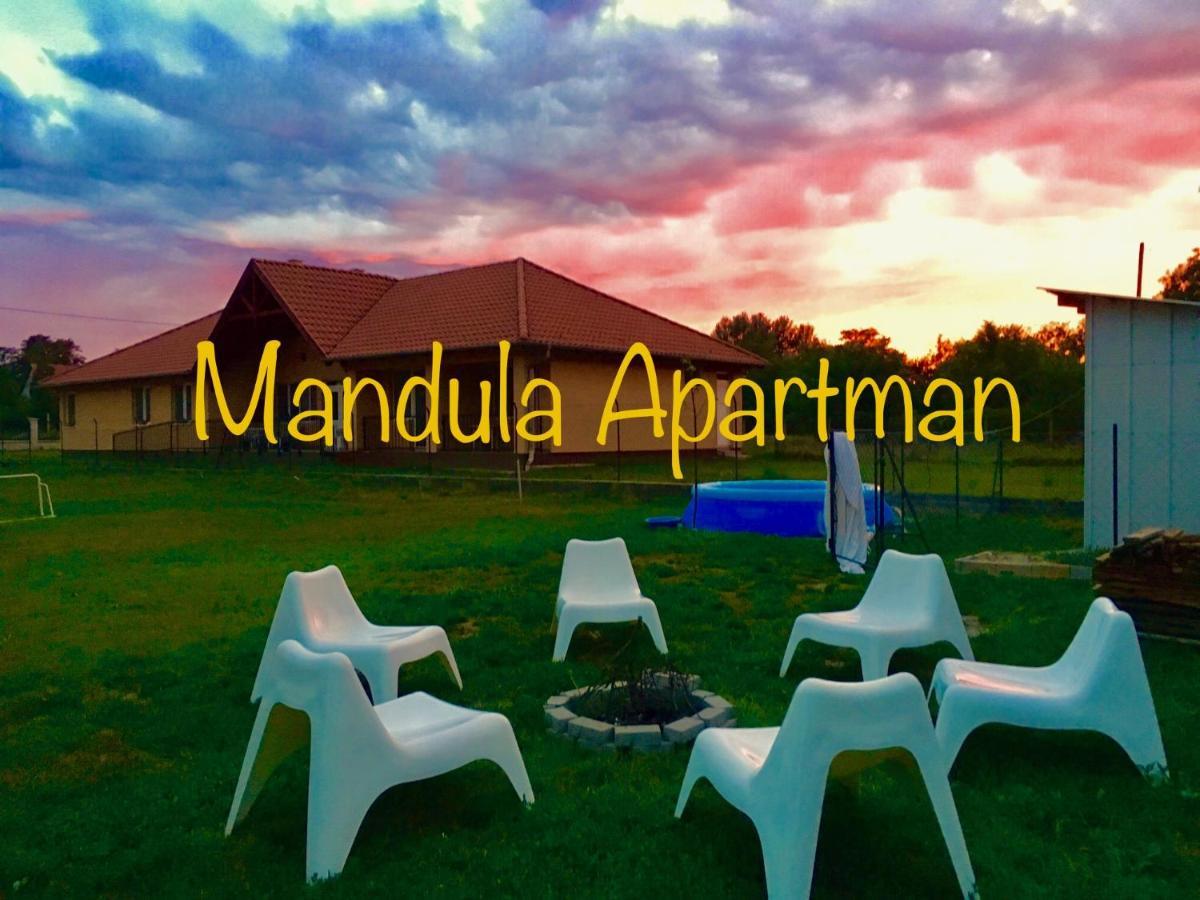 Mandula Apartman Cegled Exterior photo