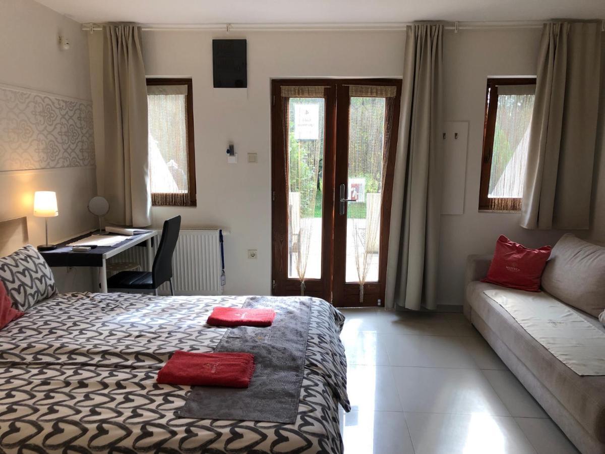 Mandula Apartman Cegled Exterior photo