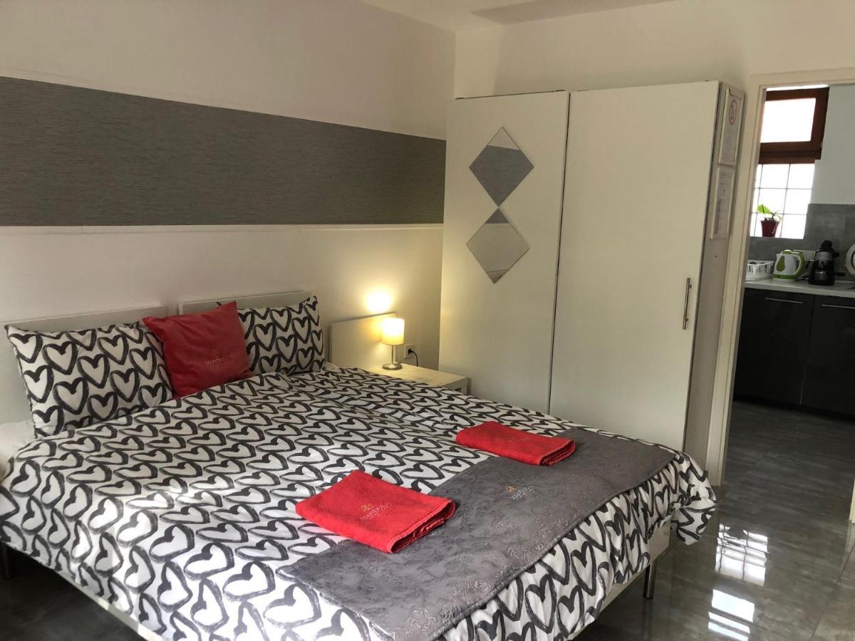 Mandula Apartman Cegled Exterior photo