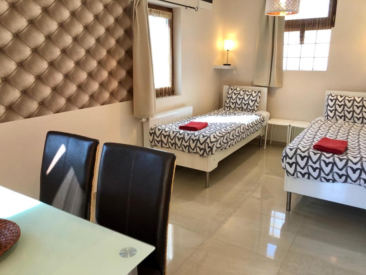 Mandula Apartman Cegled Exterior photo