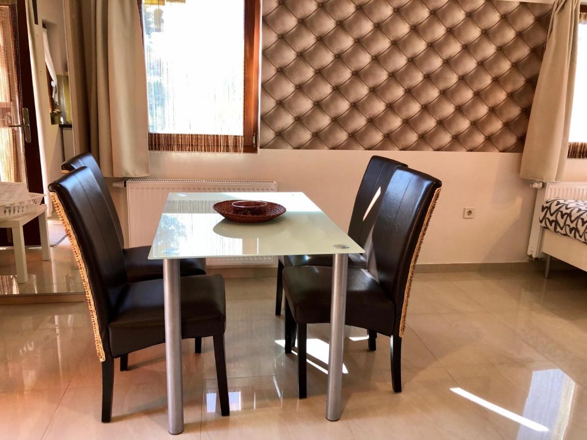 Mandula Apartman Cegled Exterior photo