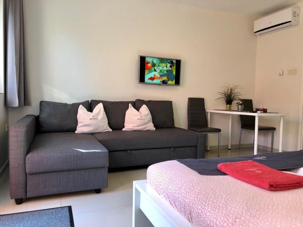Mandula Apartman Cegled Exterior photo
