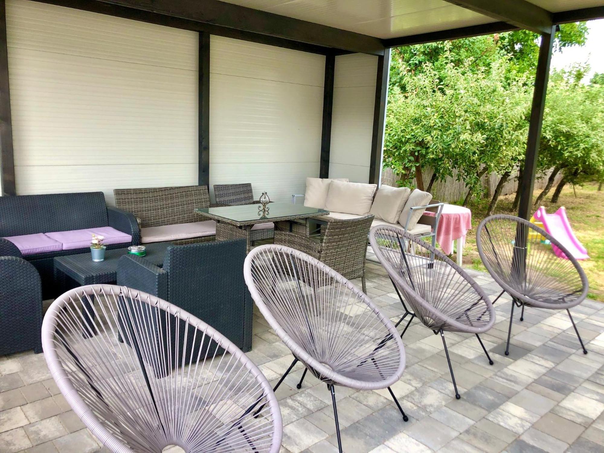 Mandula Apartman Cegled Exterior photo