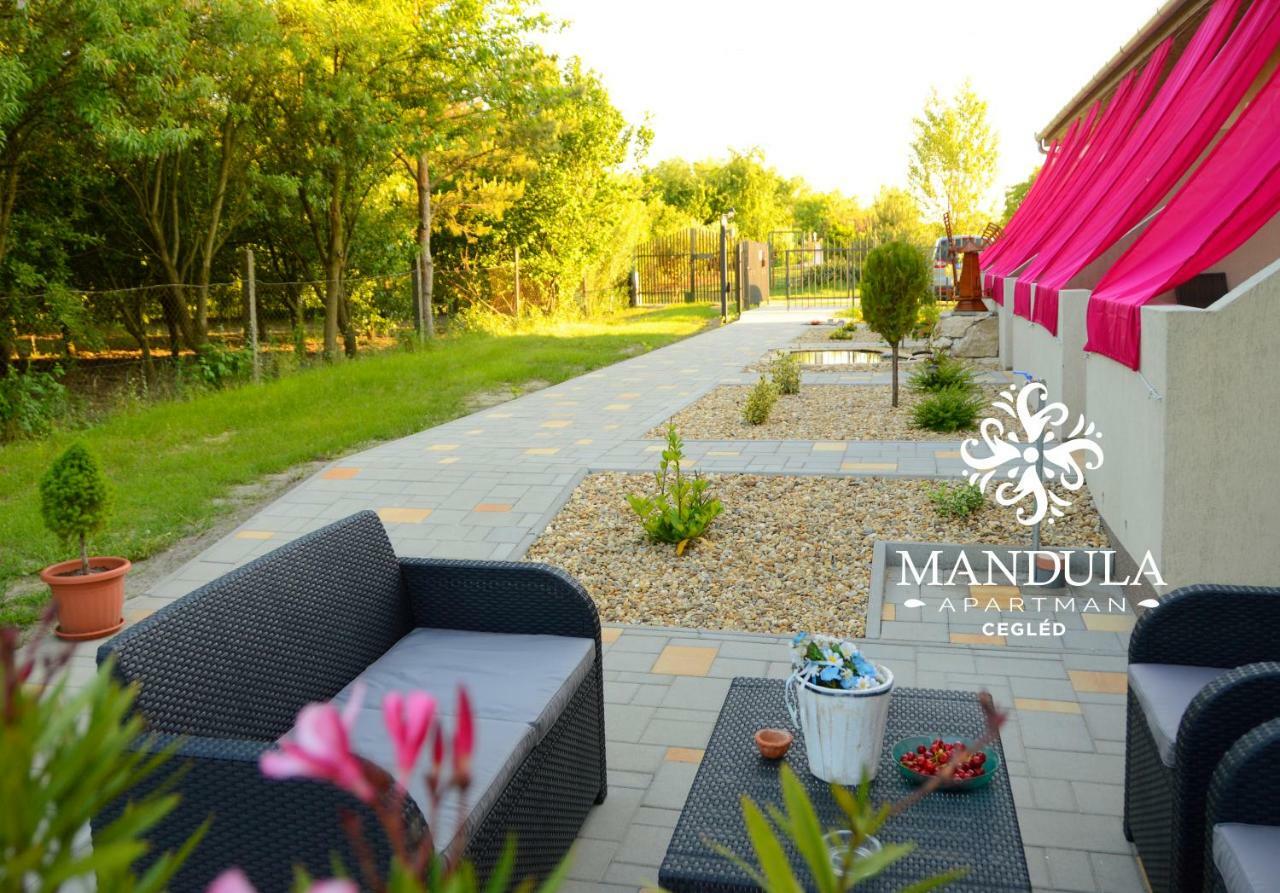 Mandula Apartman Cegled Exterior photo
